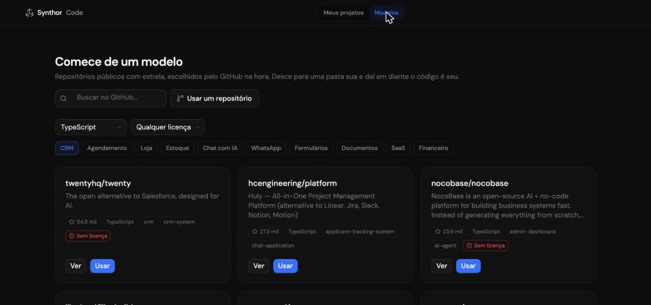 Tela de modelos do Synthor buscando repositórios no GitHub, com filtros por linguagem e licença e categorias como CRM, loja e agendamento